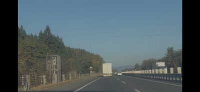 東北自動車道下り水沢ICと北上金ヶ崎ICの間のオービスの写真